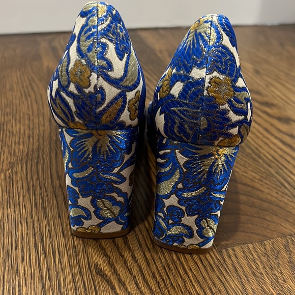 Tory Burch Elizabeth round toe pump metallic floral brocade - Picture 3 of 7